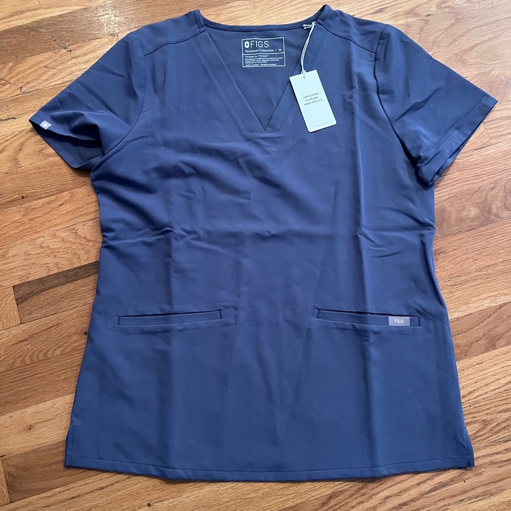 FIGS Casma Three Pocket Scrub Top